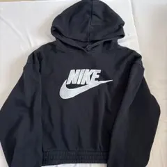 Nike ブラック クロップドパーカー