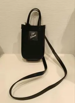 カフェ キツネの看板マダムと考えた Café Kitsunéスマホショルダーのサムネイル