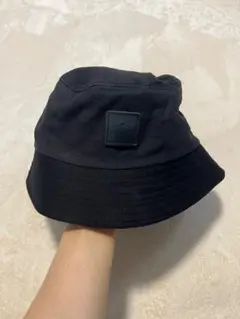 【値下げ中】バケットハット ブラック ロゴ刺繍入り 男女兼用 春服 夏服