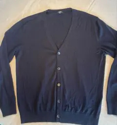 長袖 VネックUNIQLOエクストラファインメリノカーディガン　Lメンズ　美品紺