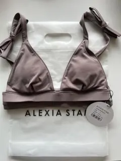 alexia stam ビキニのサムネイル