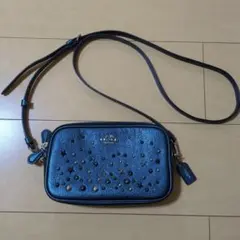 COACH ショルダーバッグ 恐竜モチーフ スタッズ - メルカリ