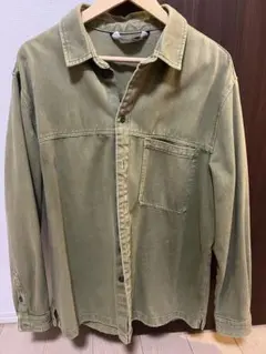 Bershka ジャケット オリーブグリーンのサムネイル