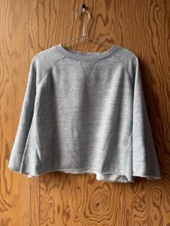 【niko and…】ミニ裏毛ステッチプルオーバー グレー ショート