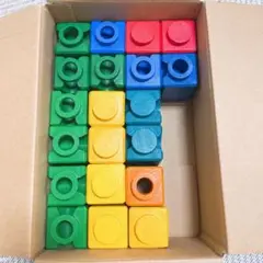 クアドリラ 知育玩具
