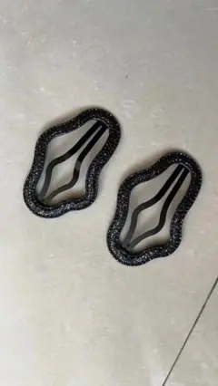 ブラック グリッター ヘアアクセサリー