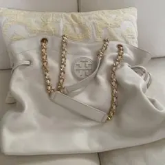 トリーバーチ　ホワイトレザー トートバッグ チェーンストラップ