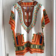 鮮やかな刺繍デザイン カジュアルTシャツ