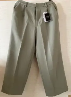 レディース　オリーブグリーンスラックスMサイズ