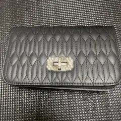 ブラック キルティング クラッチバッグ