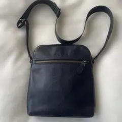 COACH ショルダーバック　ブラック　メンズ　コーチメンズショルダーバック