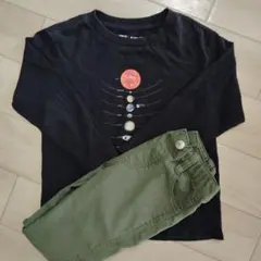 110cm ユニクロ宇宙デザイン長袖Tシャツとブリーズ　カーキの長ズボンセット