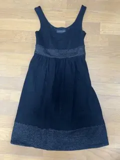 ノースリーブドット柄ひざ丈ワンピース