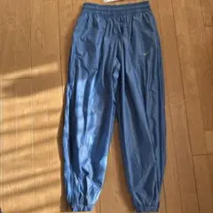 新品 NIKEナイキ ウインドパンツ NSWダンス ウーブンパンツ キッズ150