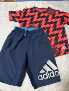 アディダス　上下　Tシャツ　ハーフパンツ　130ではなく140でした！