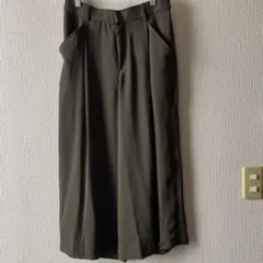 グリーン系フレアーパンツ