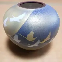 九谷焼 陶器 花瓶 鶴模様 ブルー ベージュ グラデーションのサムネイル