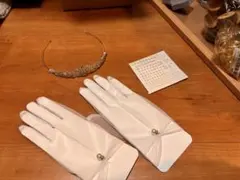 ウェディング　ティアラと手袋　髪飾りの花セット