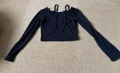 黒 長袖トップス