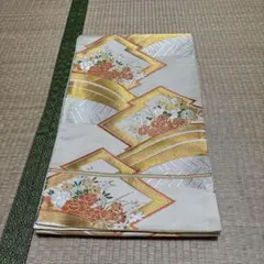 袋帯 名品 華文 花唐草 唐織 金糸 クリーム 六通 正絹 【中古】 - メルカリ