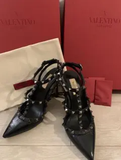 【正規品】 VALENTINO ロックスタッズアンクルストラップパンプス黒　37のサムネイル