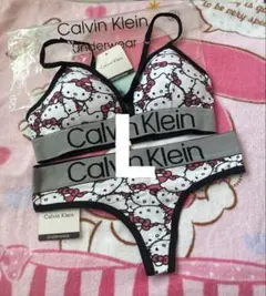Lサイズ Calvin Klein ハローキティ ブラ＆ショーツ セット 新品のサムネイル