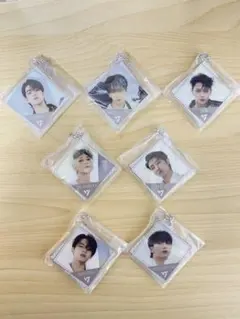 SEVENTEEN  セブチ  ガチャ  アクリルチャーム  7個