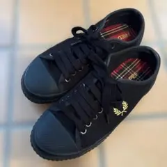 FRED PERRY フレッドペリー　ブラック スニーカー　23センチ　ブラックのサムネイル