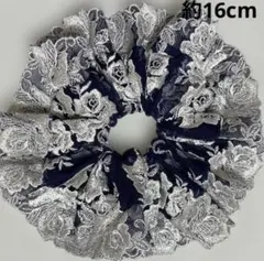 ハンドメイド ♡シュシュ ダブル フリル ブルーグレーに青ラメ入花びら 