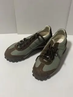 Item thumbnail for item 3e08e803-26a1-4cdf-af7f-7a1c1e3f2568