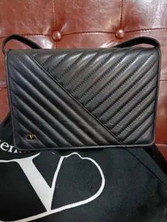Valentino レザーショルダーバッグ黒