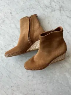 Salvatore Ferragamo スエードショートブーツ未使用小さいサイズのサムネイル