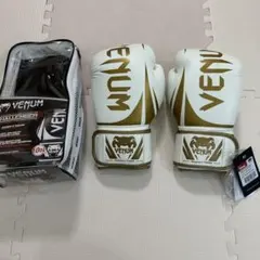 未使用品 タグ付 訳あり Venum ボクシンググローブ 10オンス ベノム 白