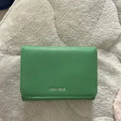 niko and グリーン 三つ折り財布