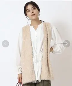 ベージュ フェイクファー　ジレベスト