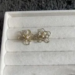 フラワーゴールドピアス