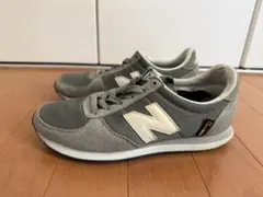 ニューバランス220
