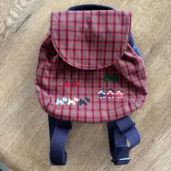 チェック柄の小型バックパック
