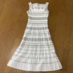 新品 未使用 コムサデモード レディース ワンピース プリーツ 白 グレー 9号