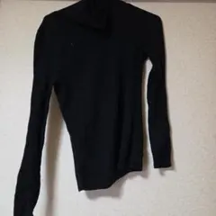 UNIQLO黒ニットセーター