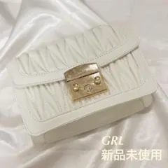 新品未使用✨️GRL ウエーブキルティングスクエアショルダーバッグ[tr363]