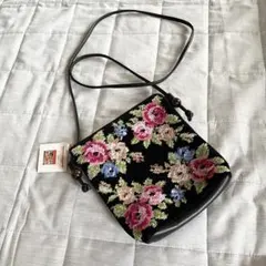 【新品】レイクアルスター ショルダー　黒　花柄