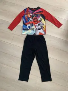 ブンブンジャー　長袖セットアップ　光るパジャマ 120cm