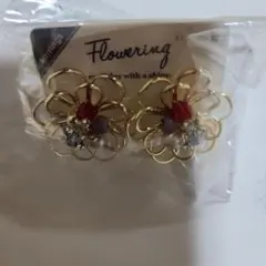 Flowering 花の形状 イヤリング