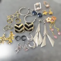 ピアス　まとめ売り　⑤ゴールドカラー等　アクセサリーのサムネイル