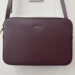 ワインレッド ショルダーバッグ