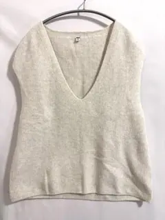 ユニクロ スフレヤーンVネックベスト XLサイズ アイボリー系 完売品