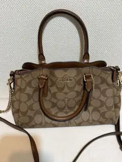 Coach ベージュ ロゴプリント ハンドバッグ