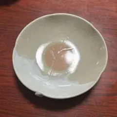 和食器 陶器 鉢 皿 葉の模様のサムネイル