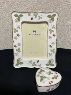 WEDGWOOD ワイルドストロベリー　フォトフレーム　ハートボックス　セット